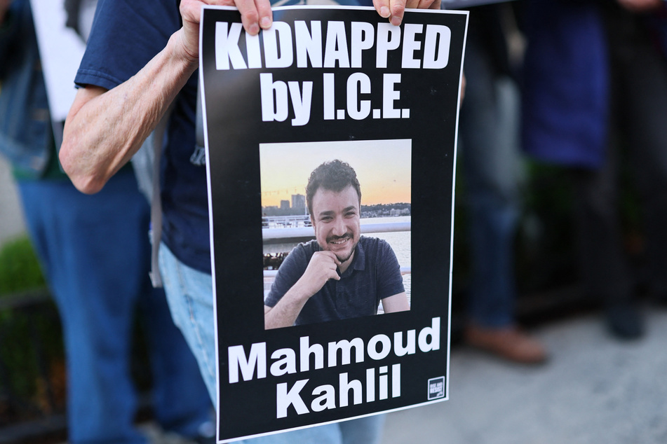Court documents have now revealed that federal Immigration and Customs Enforcement (ICE) agents did not have an arrest warrant when they detained Mahmoud Khalil