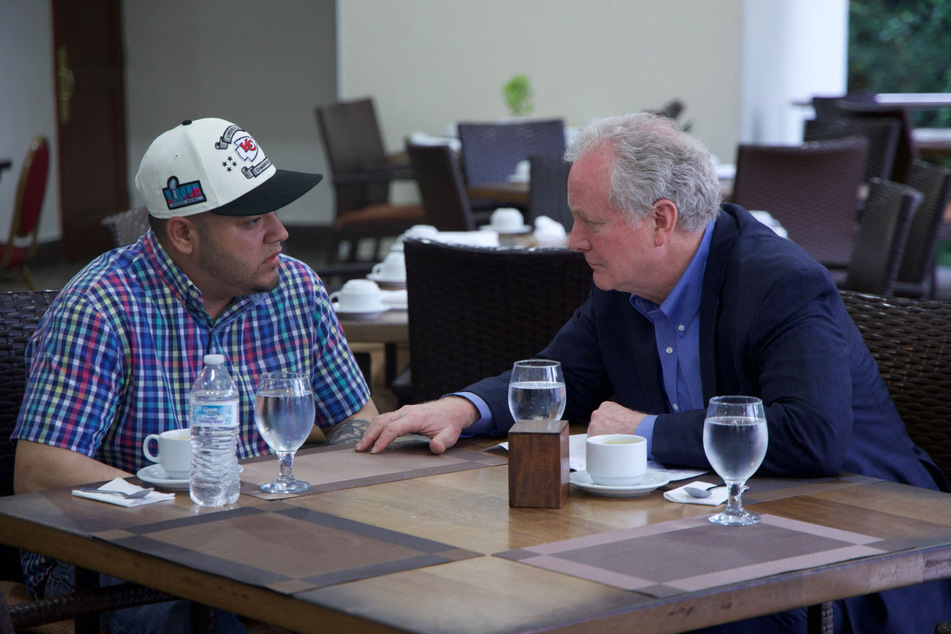 Senator Van Hollen (r.) accused the Central American nation of staging a photo of him supposedly sipping margaritas with Abrego Garcia.