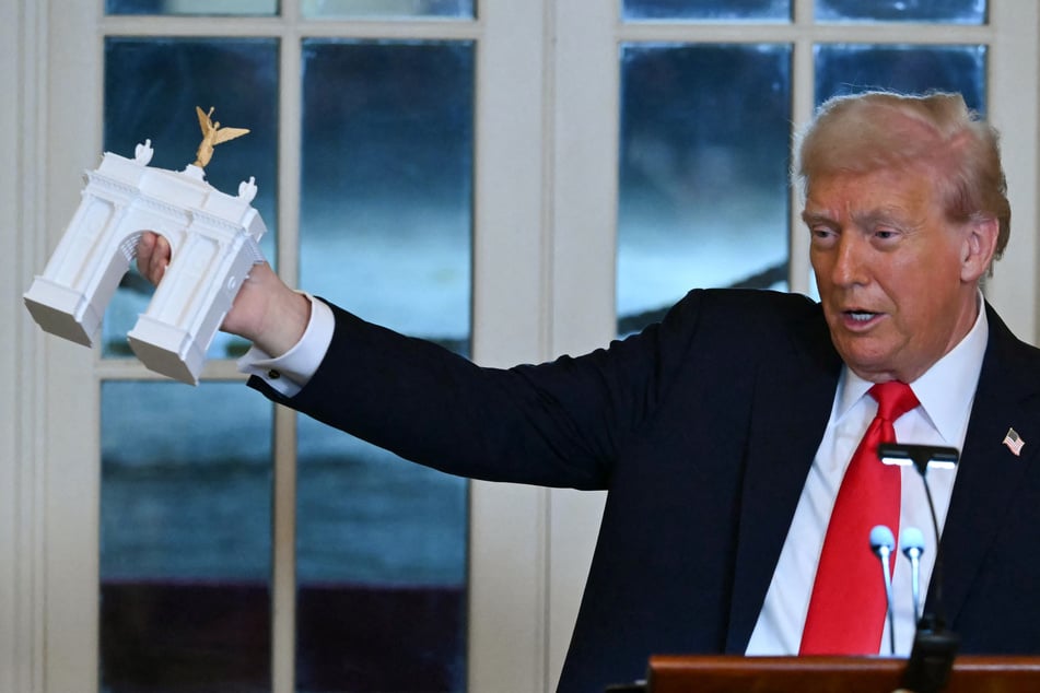 President Donald Trump revealed he plans to build a 250-foot tall arch in Washington DC.