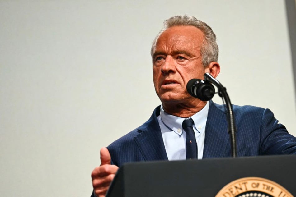RFK Jr. taps extreme anti-vaxxer to investigate COVID-19 vaccine claims