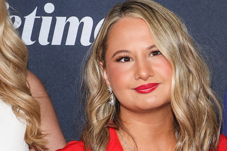 Gypsy Rose Blanchard is in "disbelief" over sudden death of baby daddy, Ken Urker