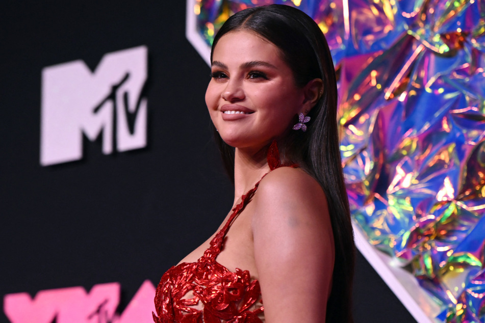 Selena Gomez opened up about her recent fashion and plans for new music during an interview with Vogue Mexico.