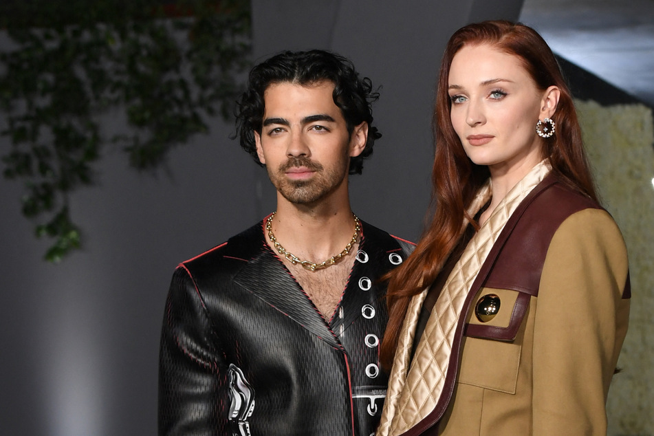 Joe Jonas and Sophie Turner make shocking divorce move!
