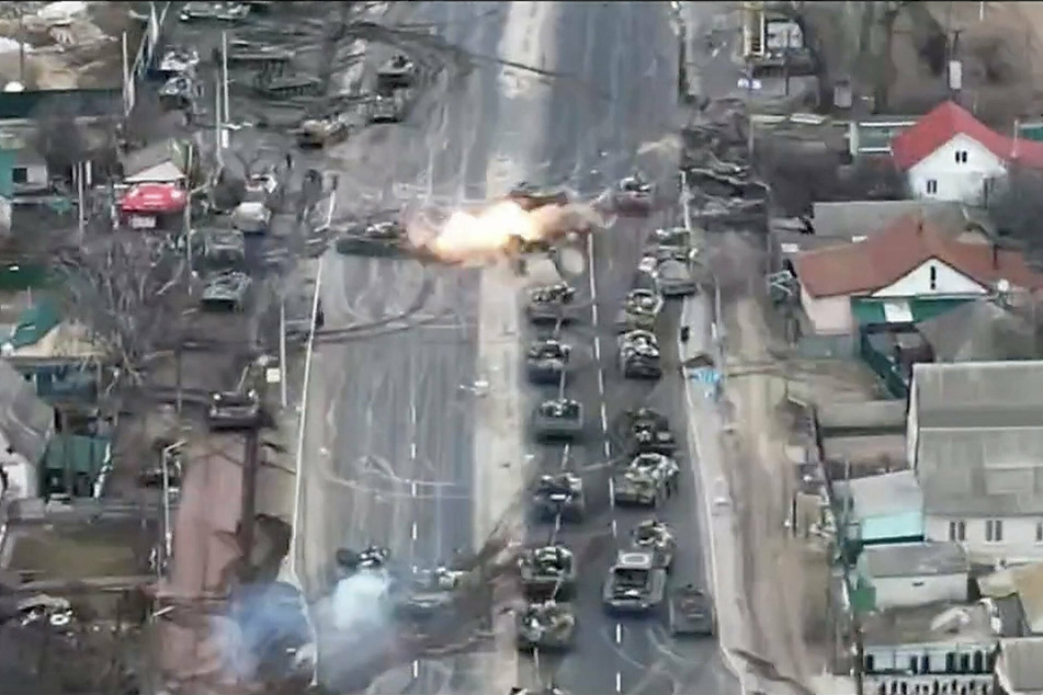 Ukraine war latest: Russia blocks Instagram as US holds call with Ukraine amid troop advances