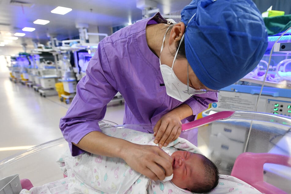 China records population decline for the first time in decades