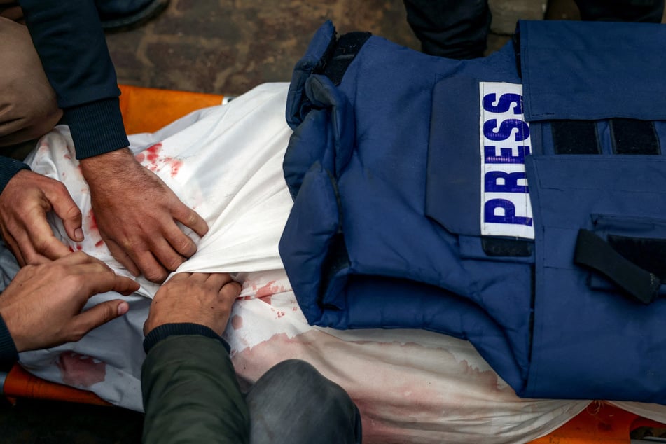 More than 100 journalists killed worldwide in 2025: "Global red alert"
