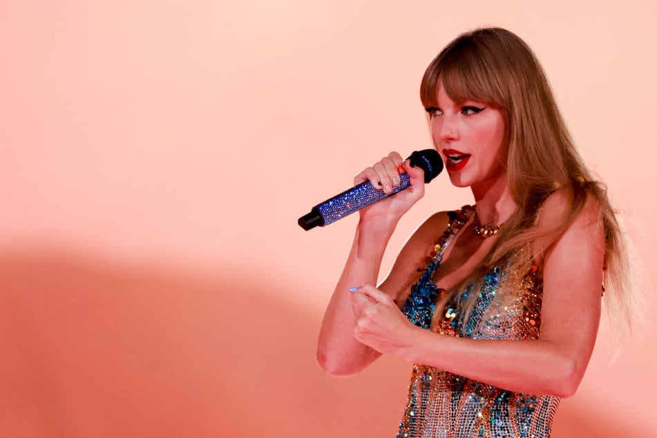 Did Taylor Swift just hint that she'll headline the Super Bowl halftime show?