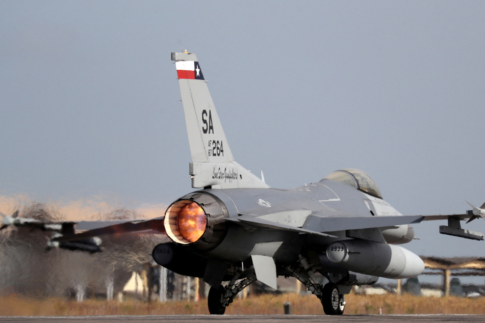 Biden lays out US position on sending F-16 fighter jets to Ukraine