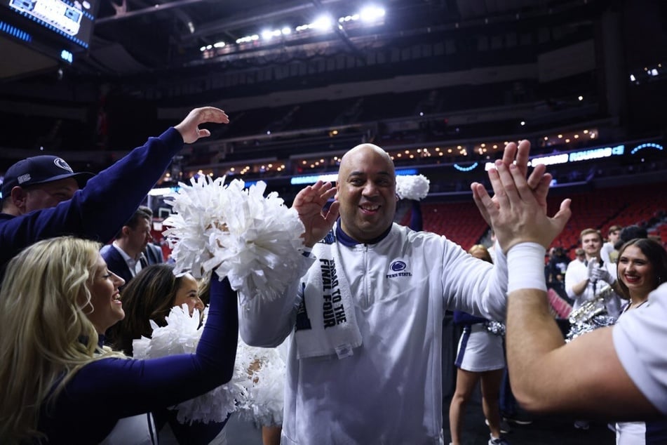 Micah Shrewsberry will address Notre Dame fans as the new basketball head coach next week.