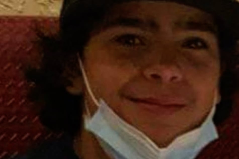 Max Mendoza (†12) died shortly after he accidentally shot himself with a gun his 15-year-old friend bought to a sleepover.