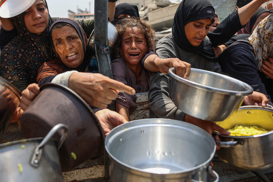 Foreign NGOs say new Israeli rules keep them from delivering Gaza aid