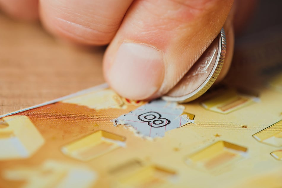 Woman's run in with a rude person leads to $10 million lottery win!