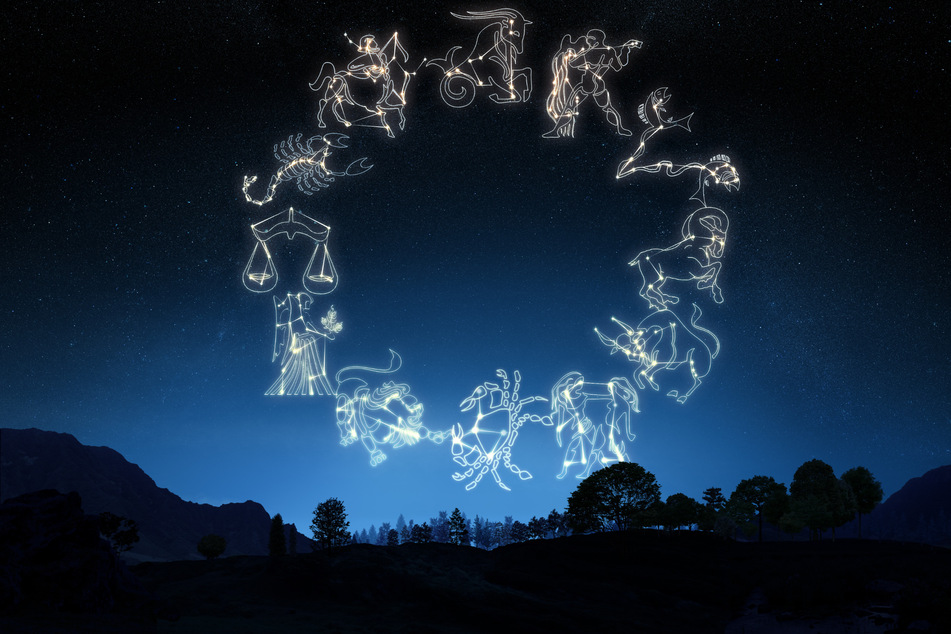 Your personal and free daily horoscope for Monday, 10/31/2022.