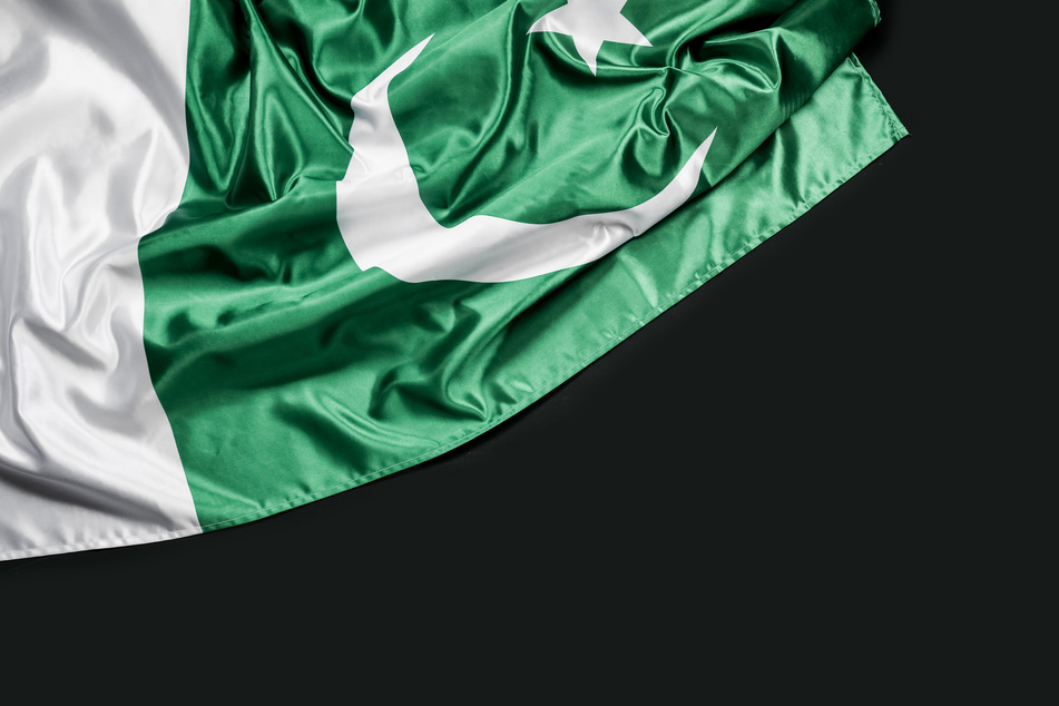 Pakistan arrests "close associate" of Al-Qaeda's Osama Bin Laden