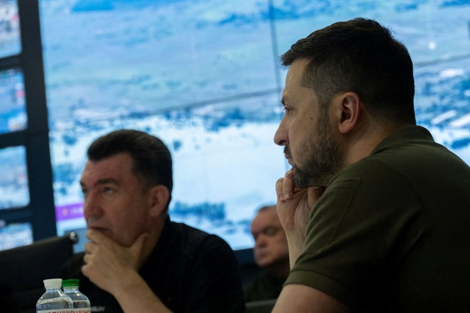 Ukrainian President Volodymyr Zelensky held an emergency meeting after news of the dam explosion broke.