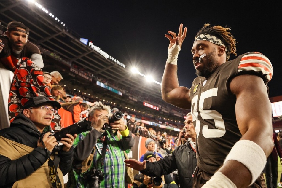 Browns star Myles Garrett taken to hospital after single-car accident