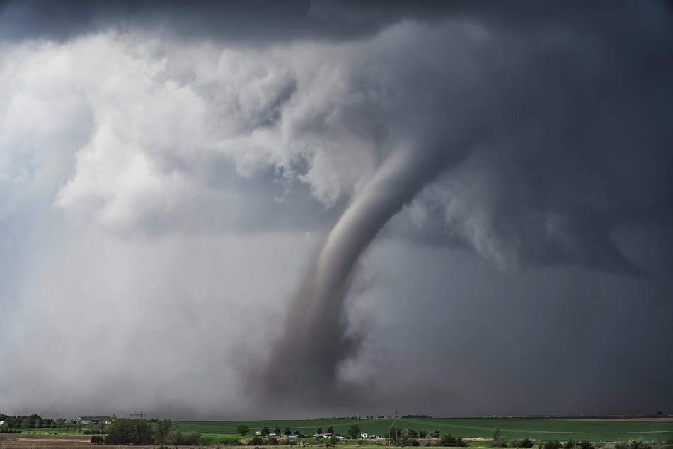 Deadly tornado rampages Alabama suburb