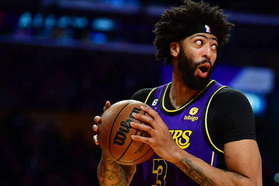 Lakers go "cautious" with Anthony Davis ruled out due to calf injury