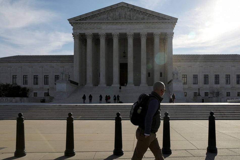 Progressives slam Supreme Court decision denying benefits to Puerto Ricans