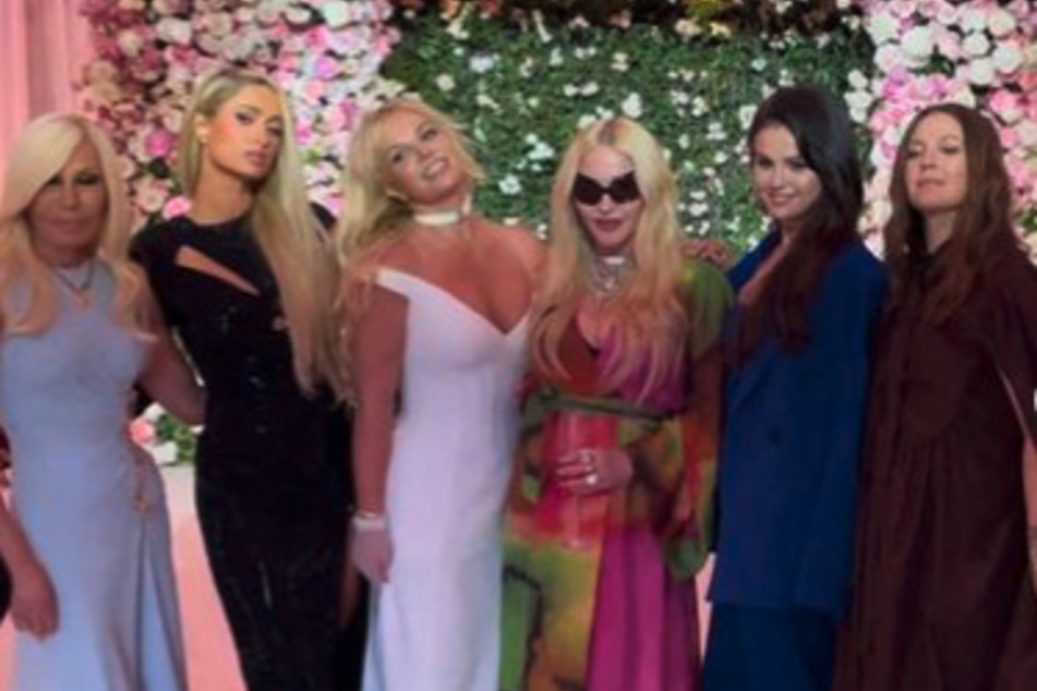 Britney Spears clarified that she wasn't dissing Selena Gomez after fans questioned her scathing IG post.