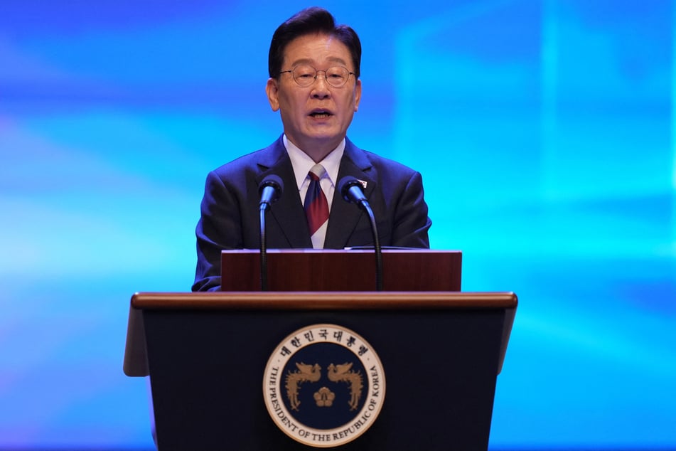 South Korea president proposes talks with North to formally end Korean War
