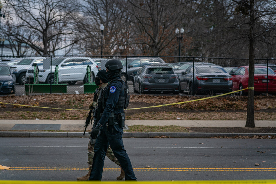 Capitol Police are alleged to have asked the guardsmen to leave the Capitol building.