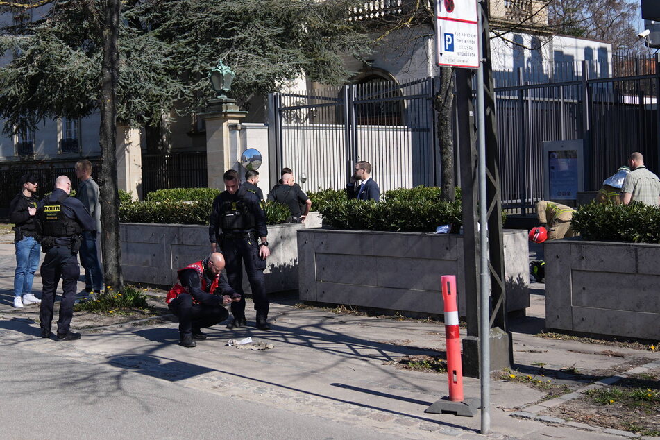 Teen sets himself on fire in front of US embassy in Copenhagen