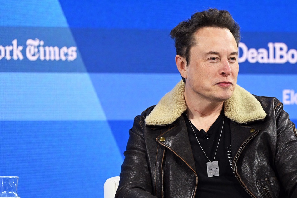 Elon Musk bashes advertisers who criticized his antisemitic post: "Go f**k yourself"