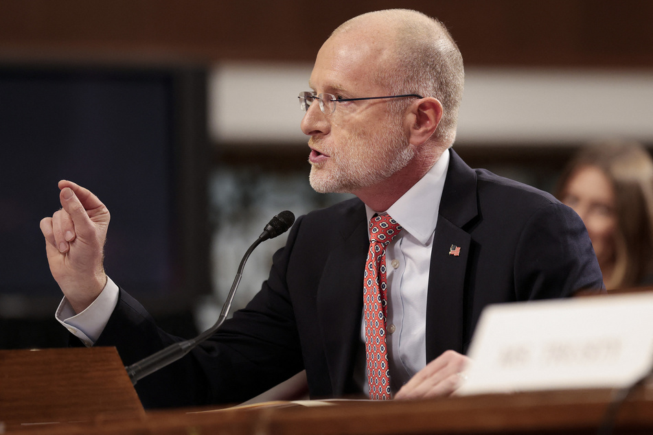 FCC chairman Brendan Carr threatened to revoke the broadcasting licenses of media outlets that dare to run critical coverage of the US war on Iran.