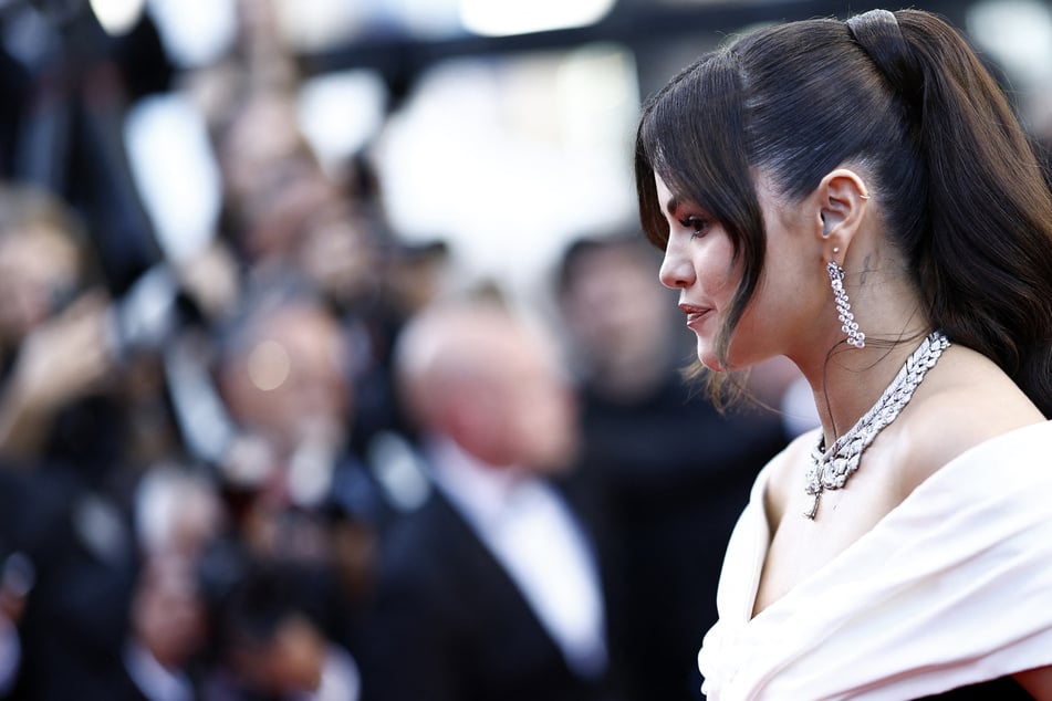 Selena Gomez gives heartbreaking new response to plastic surgery rumors: "I just get sad sometimes"