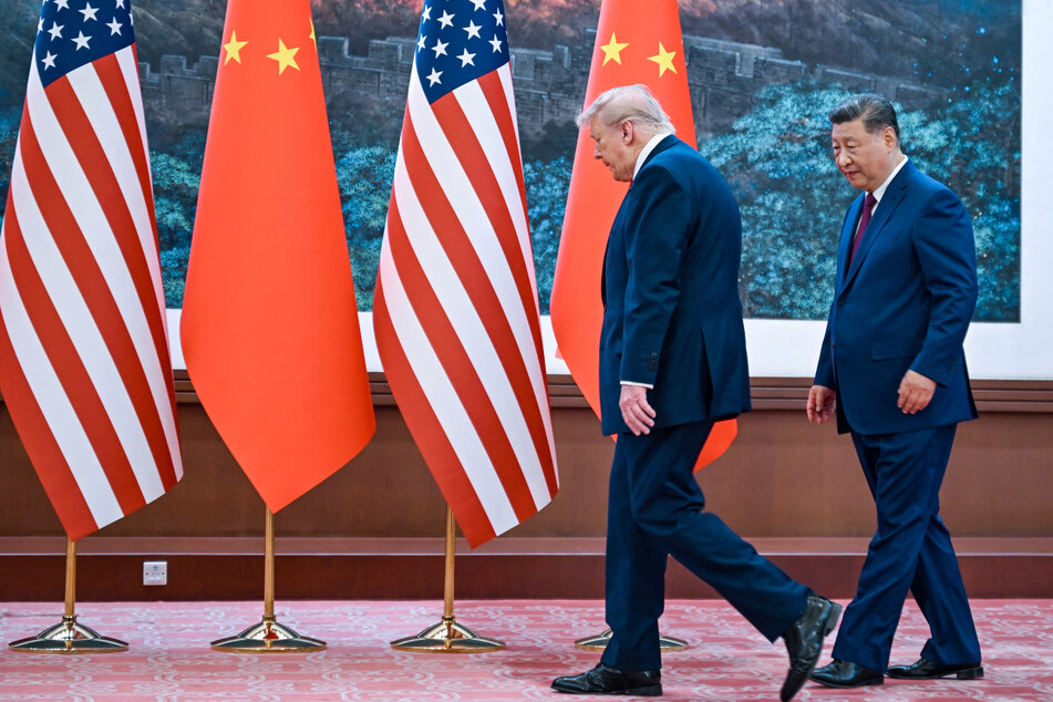 Xi warns Trump missteps on Taiwan could lead to US-China "conflict" at Beijing summit
