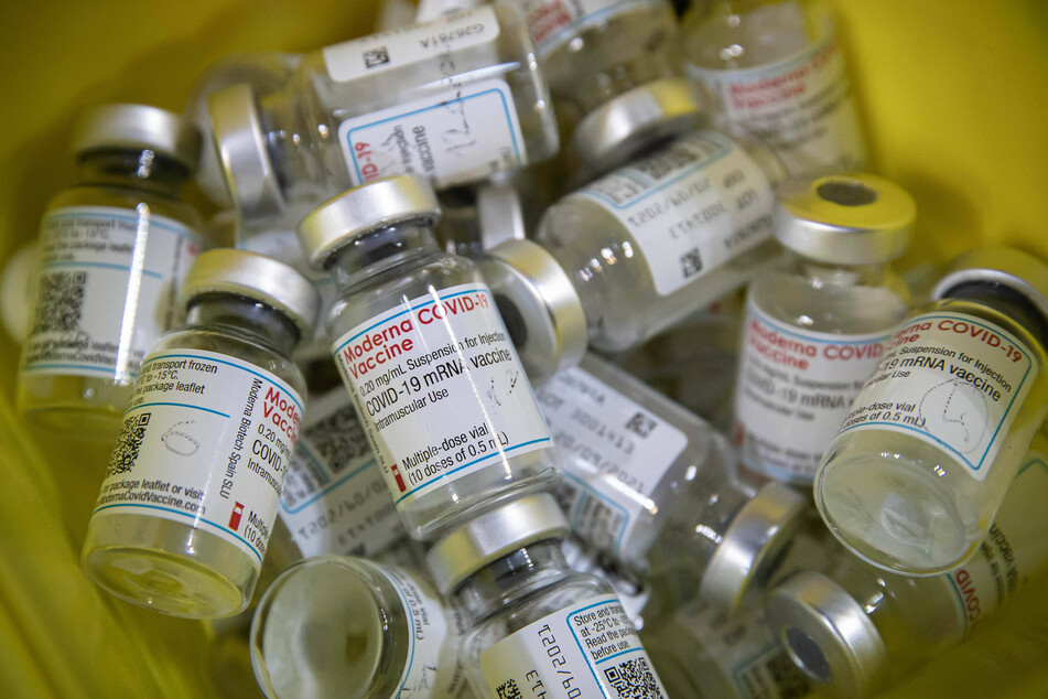 Texas opens up vaccine eligibility, but many are still struggling to sign up