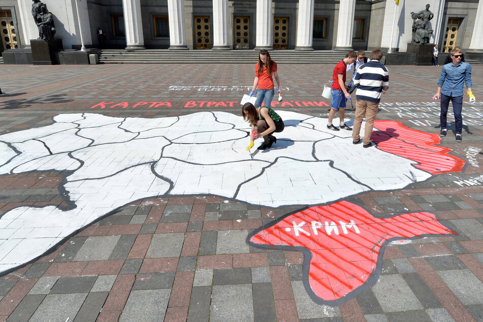 Ukraine may consider holding talks with Russia over Crimea – which was annexed in 2014 – after Kyiv's long-planned spring offensive.