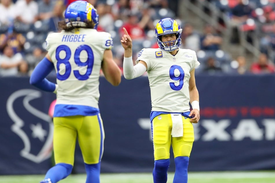 Rams quarterback Matthew Stafford (r) led LA's high-powered offense over the Texans on Sunday afternoon.