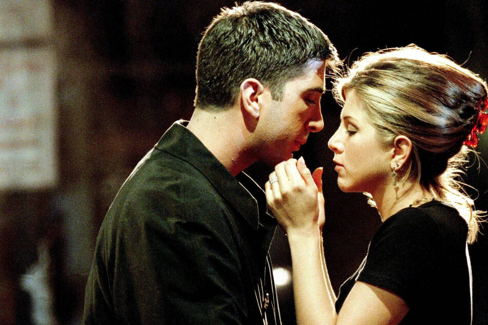 Ross & Rachel fans rejoice! David Schwimmer shares an adorable new photo with Jennifer Aniston