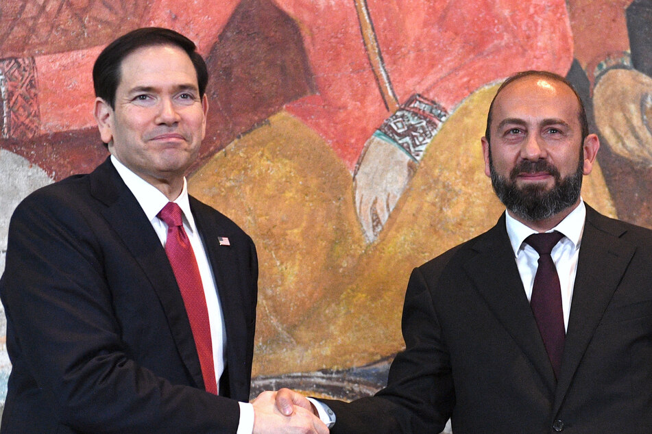 US Secretary of State Marco Rubio (l.) met with his Armenian counterparty Ararat Mirzoyan in Yerevan on Tuesday.