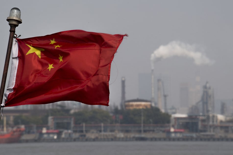 US angers China by sanctioning "teapot" refinery for buying Iranian oil