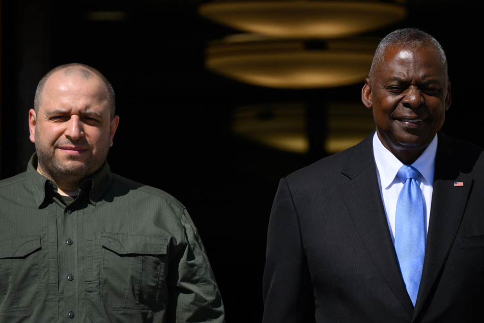 US Defense Secretary Lloyd Austin (r.) welcomed Ukrainian Defense Secretary Rustem Umerov to the Pentagon on Tuesday.