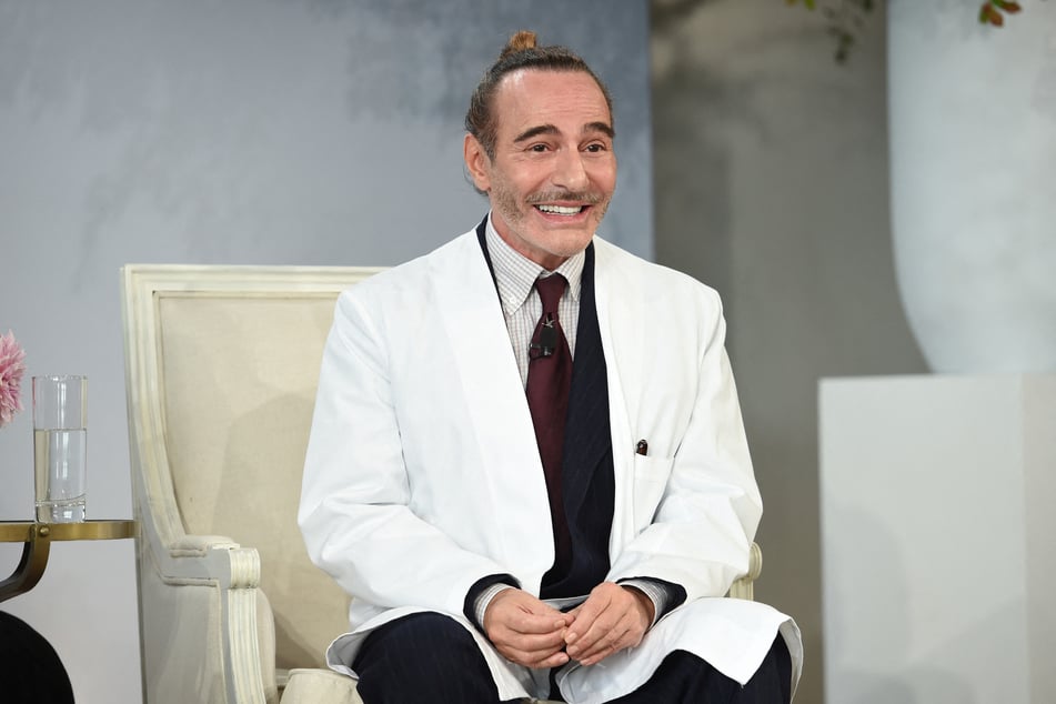 Fashion designer John Galliano will be honored at the upcoming Met Gala.