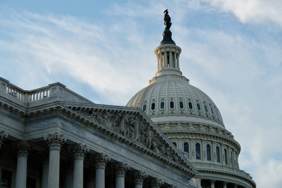 How did the latest Minneapolis shooting raise odds of a new government shutdown?