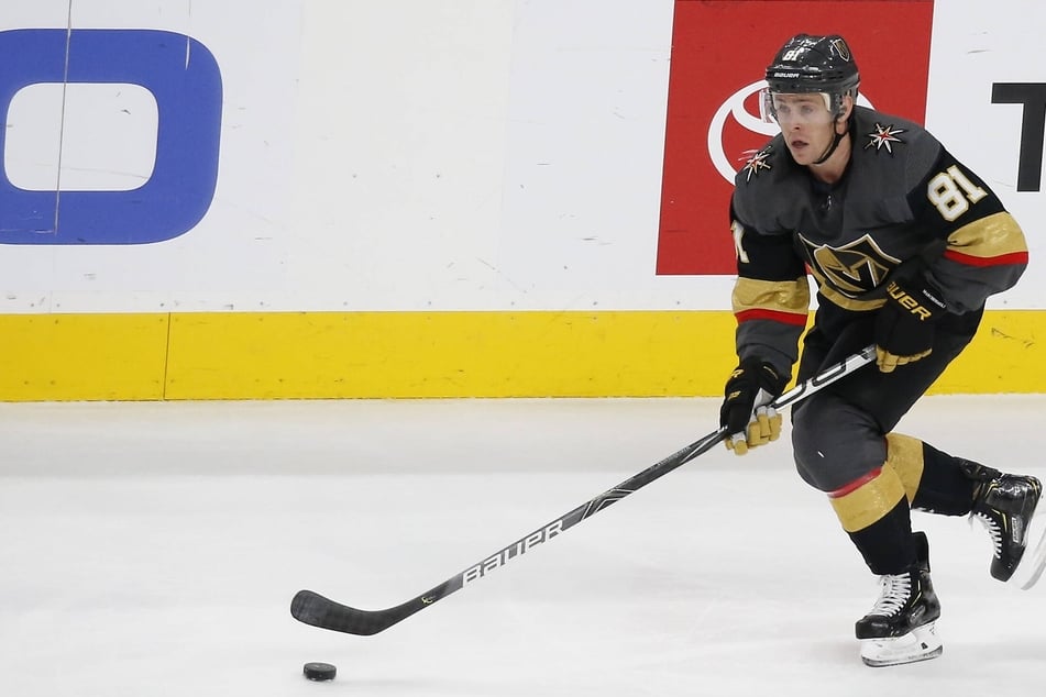 NHL Playoffs: The Golden Knights fight back against the Avs and keep their series hopes alive