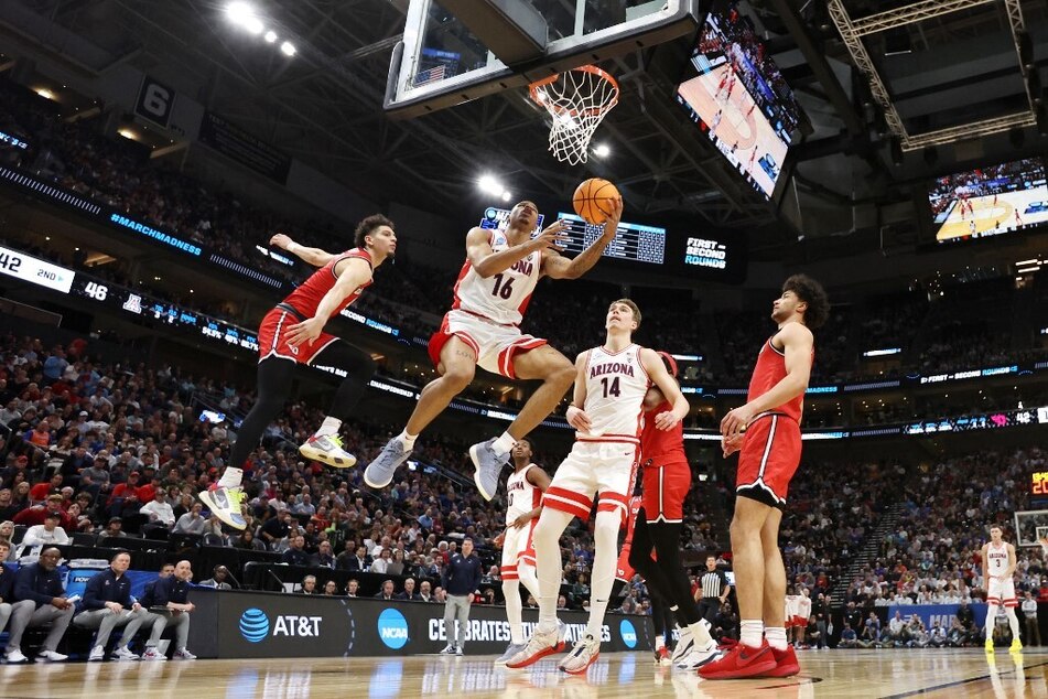 After a close game, Arizona took down Dayton with NCAA hoops fans buzzing, suggesting their March Madness win might've had something to do with the officiating.