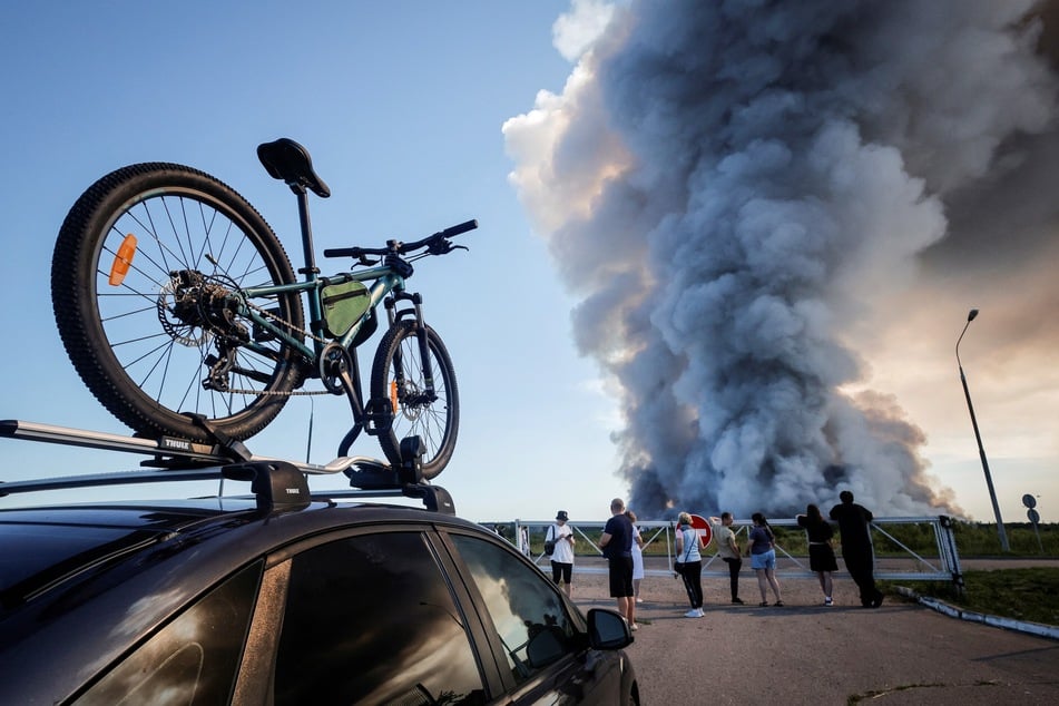 Civilians killed in new Ukraine strikes against Russia and Crimea