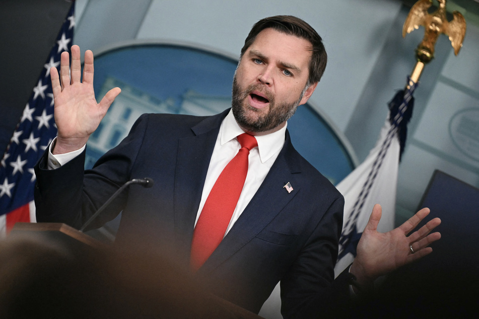 JD Vance majorly melts down over disastrous ABC News interview
