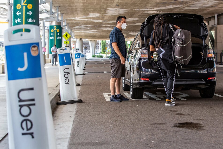 Uber jockeys to get early Covid-19 vaccine access for drivers