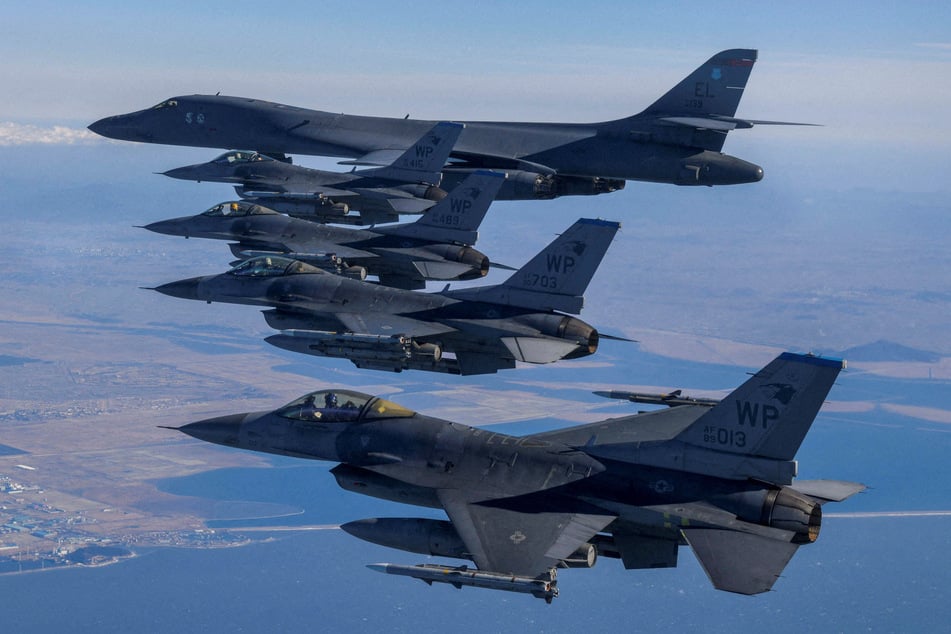 The US has approved a $619-million potential sale of weapons to Taiwan, including missiles and equipment to be used with F-16s fighter jets.