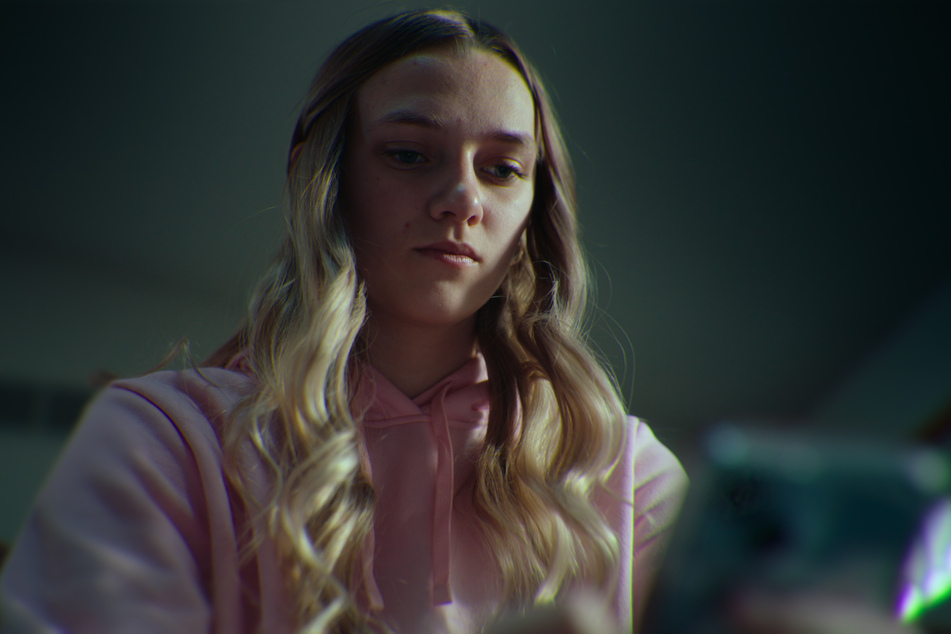 Teen Lauryn Licari is at the center of Unknown Number: The High School Catfish.
