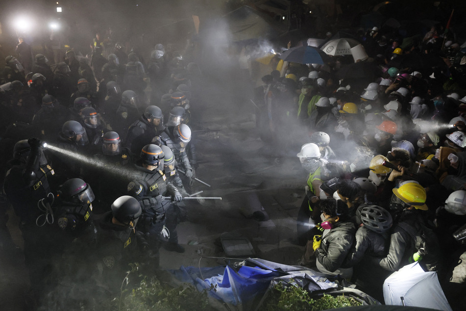 Police forces all over the US have been severely criticized for their heavy-handed response to peaceful protests on college campuses.
