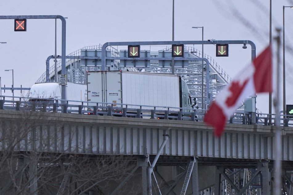 Canadian entries into US sharply fall in 2025 amid Trump tariffs and 51st state threats