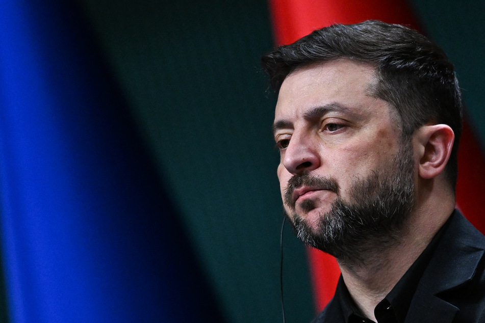 Ukraine ready to "work" on US plan to end war that reportedly favors Russia